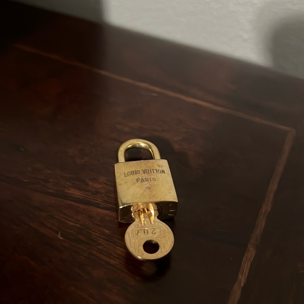 Louis Vuitton Lock and Key #207